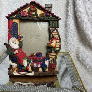 GRANDEUR NOEL POLYRESIN SANTA WORKSHOP HANDPAINTED PHOTO FRAME 5x6.